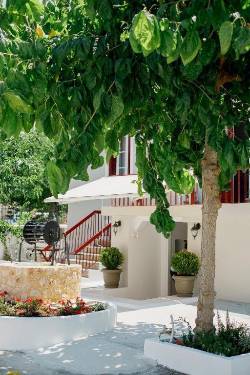 Rooms In Yard Corinth Zewnętrze zdjęcie